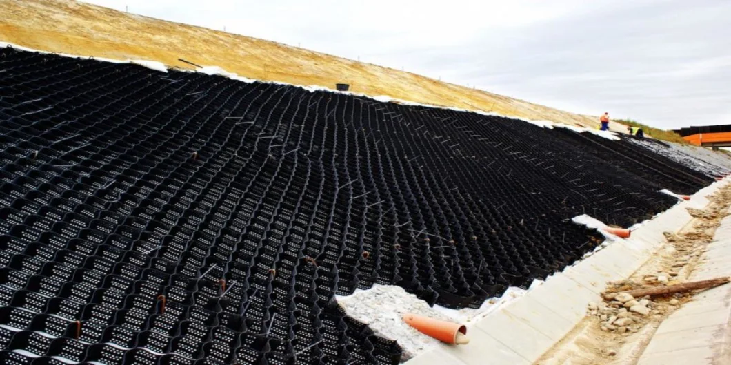 نظام الحصى الحصى HDPE نظام الحصى المواد طريق القيادة الجيوسل النسيجية لتعزيز الطرق 10
