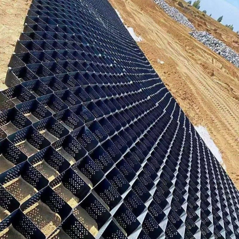 معدل استقرار الحصى الأسود الشبكة الأرضية HDPE Geocell مصنع معدل استقرار الحصى للجدران الداعمة للطريق