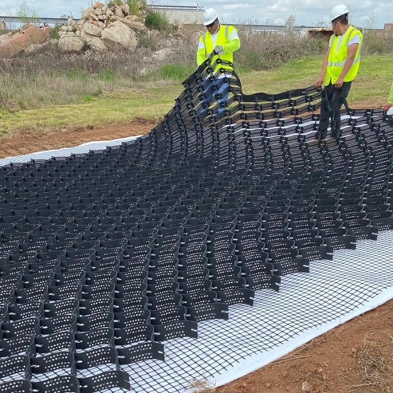 معدل استقرار الحصى الأسود الشبكة الأرضية HDPE Geocell مصنع معدل استقرار الحصى للجدران الداعمة للطريق
