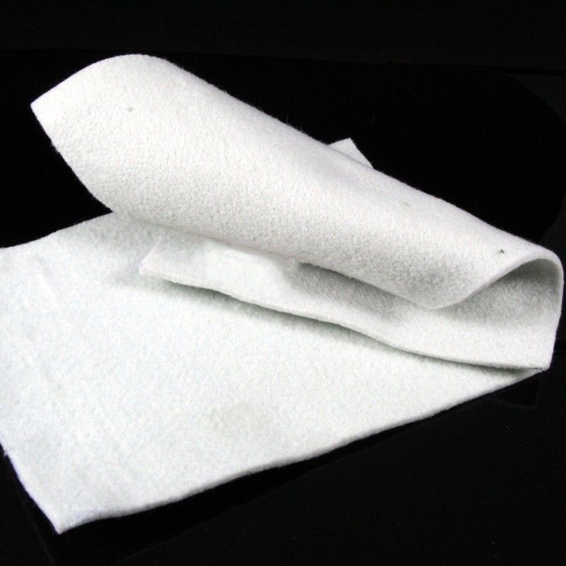 النسيج الجغرافي النسيج الجغرافي النسيج الجغرافي المقاومة للأشعة فوق البنفسجية البوليستر القصير / الإبرة المثبطة غير المنسوجة النسيج الجغرافي