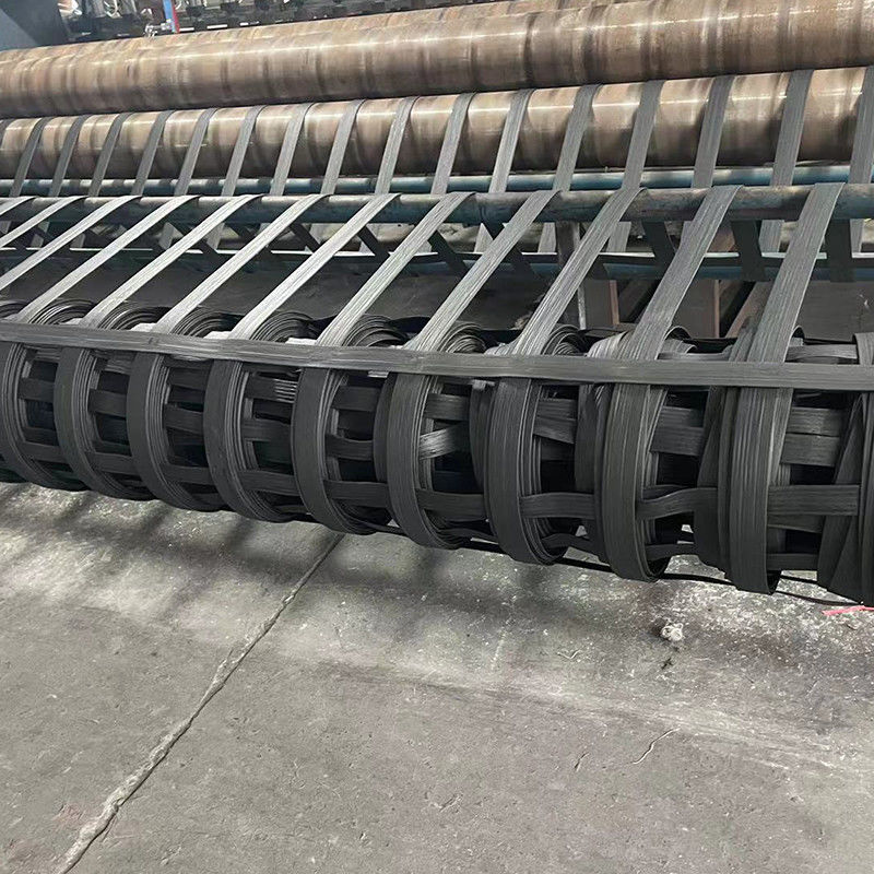 الشبكة الجيولوجية البلاستيكية المقوية بالألياف عالية المقاومة البوليستر Bixial Geogrid الشبكة الجيولوجية البلاستيكية للألياف لإنشاء الطرق