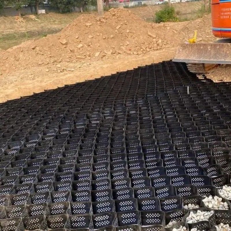 حجر العسل العالي الأسود HDPE Geocell Reinforcement Driveway للطريق الحصى المثبت الشبكة الحائط الحافز