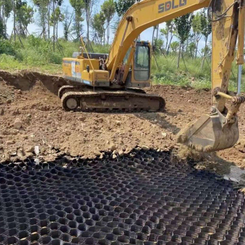 النسيج مع الثقوب نظام الحبس الخلوي العالي حشرة العسل HDPE Geocell للطريق أساس حماية المنحدرات موقف للسيارات طريق القيادة الحائط