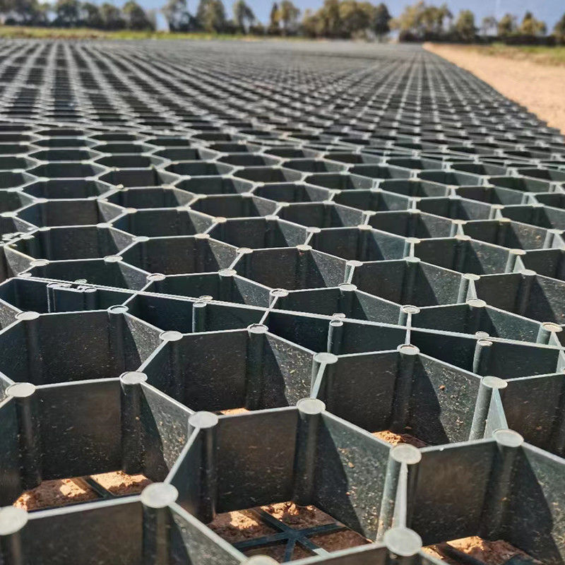 38mm/48mm/68mm الشبكة العشبية البلاستيكية حصائر الحماية العشبية HDPE صلبة الشبكة للنظام تعزيز الأرض