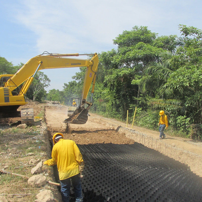HDPE Geocell البلاستيكي الشبكة المرصوفة الأسود HDPE Geocell لتعزيز القبو الناعم مستقر الحصى منخفض التكلفة Geocell في بناء الطرق