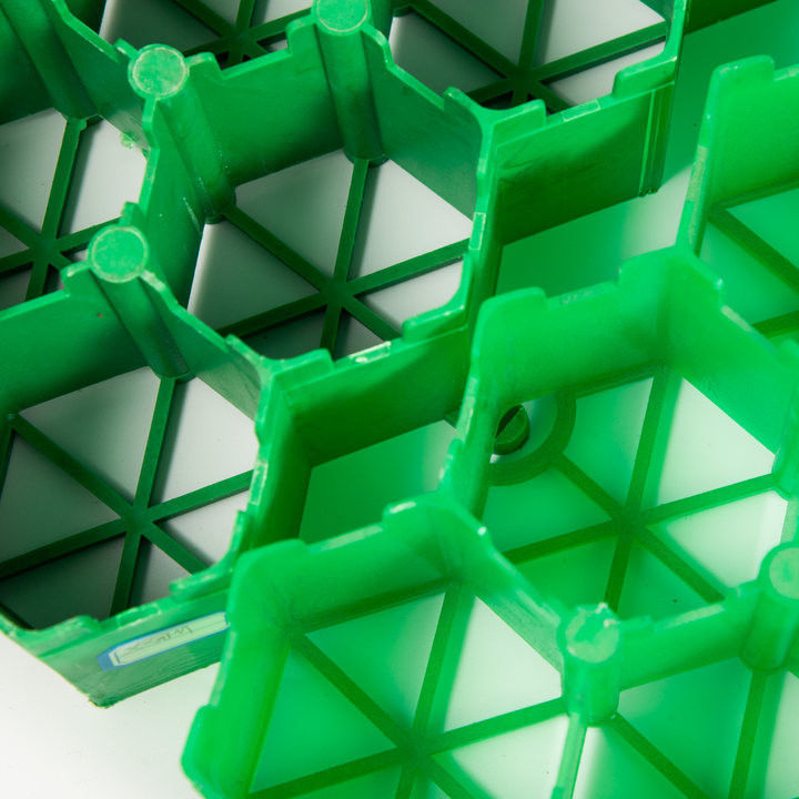 شبكة بلاستيكية قرص العسل لتثبيت التربة شديدة التحمل للرصيف، للعشب المناظر الطبيعية، موقف السيارات