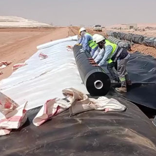 بطانة بركة غشائية زراعية 1 مم مقاومة للماء HDPE بطانة بركة غشائية لمدافن النفايات 0.75 مم 1.5 مم بطانة بركة