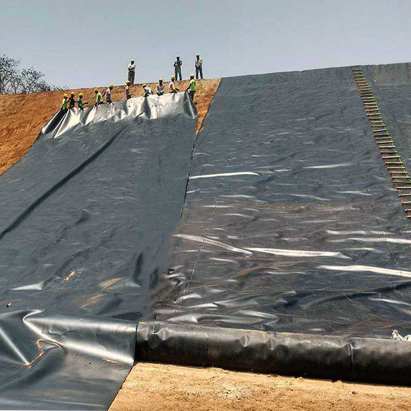 0.75-2.5mm HDPE Geomembrane سقف بركة للمكب الأسماك الجمبرى بركة سقف البركة المكب المكعب