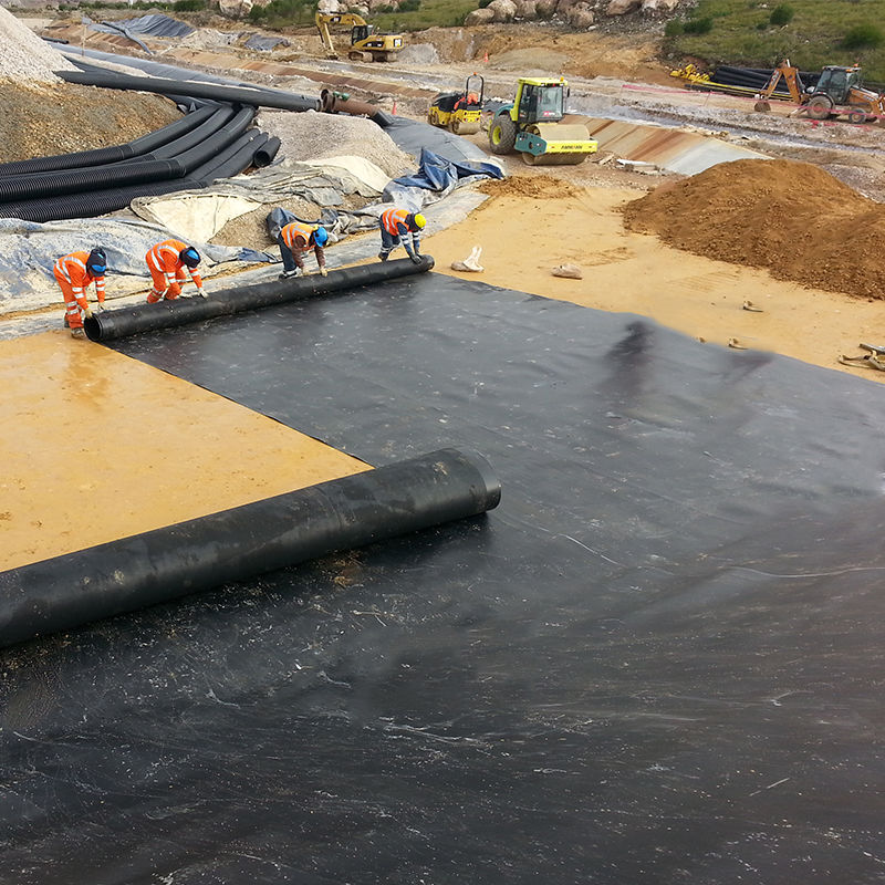 0.75-2.5mm HDPE Geomembrane سقف بركة للمكب الأسماك الجمبرى بركة سقف البركة المكب المكعب